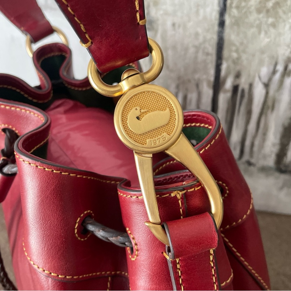 ❤️🤍💙Dooney & Bourke Hattie Drawstring Florentine Leather Shoulder Bag - Picture 5 of 16